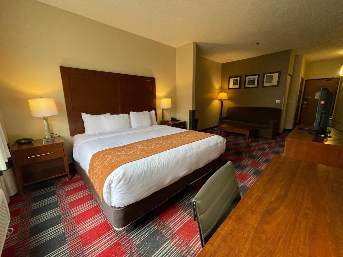 Comfort Suites Near Vancouver Mall Екстериор снимка