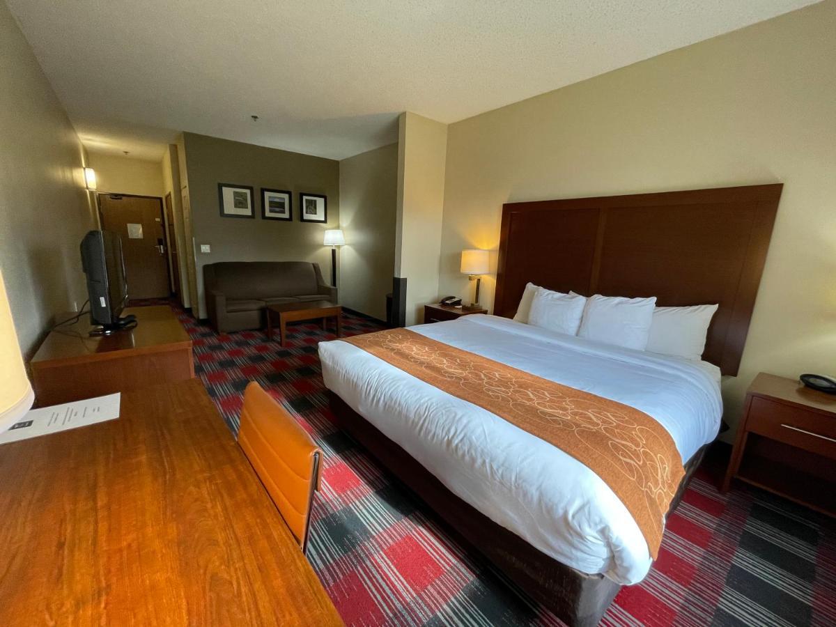 Comfort Suites Near Vancouver Mall Екстериор снимка