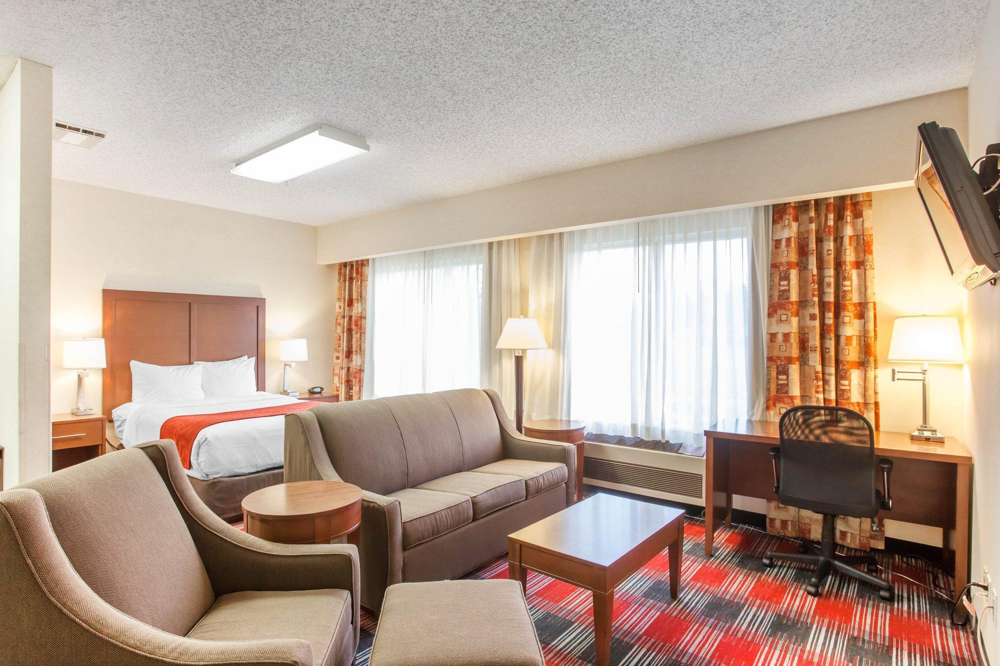 Comfort Suites Near Vancouver Mall Екстериор снимка