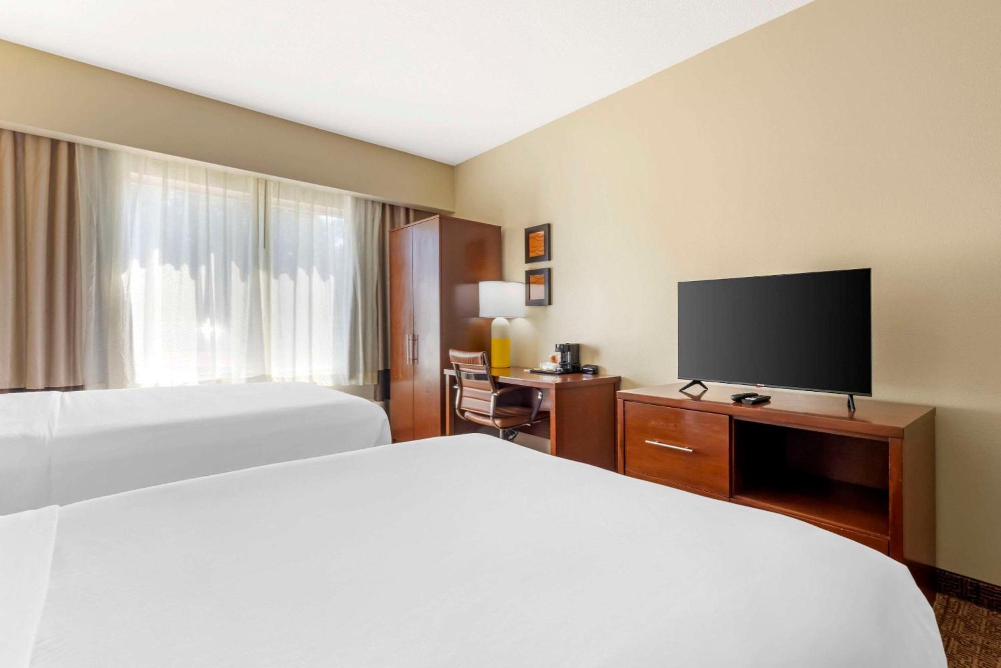 Comfort Suites Near Vancouver Mall Екстериор снимка