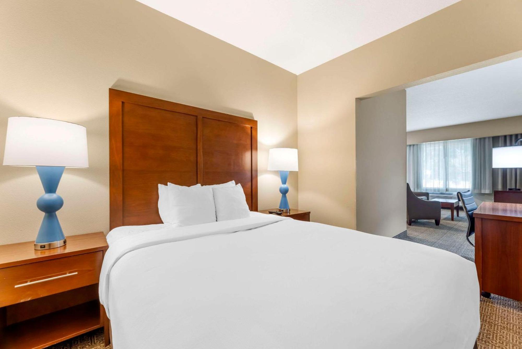 Comfort Suites Near Vancouver Mall Екстериор снимка