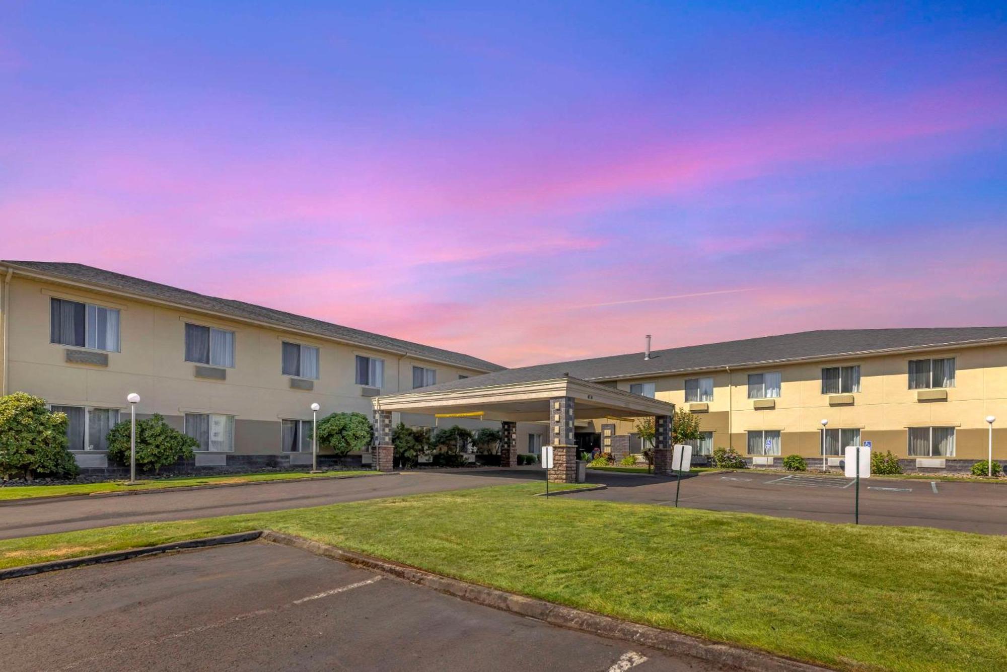 Comfort Suites Near Vancouver Mall Екстериор снимка