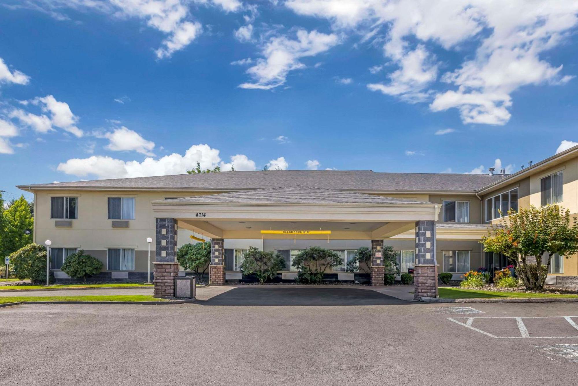 Comfort Suites Near Vancouver Mall Екстериор снимка