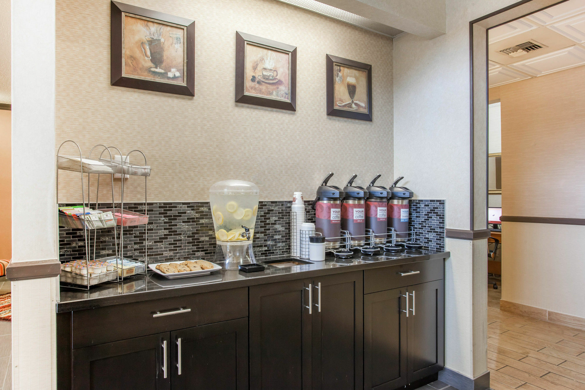 Comfort Suites Near Vancouver Mall Екстериор снимка