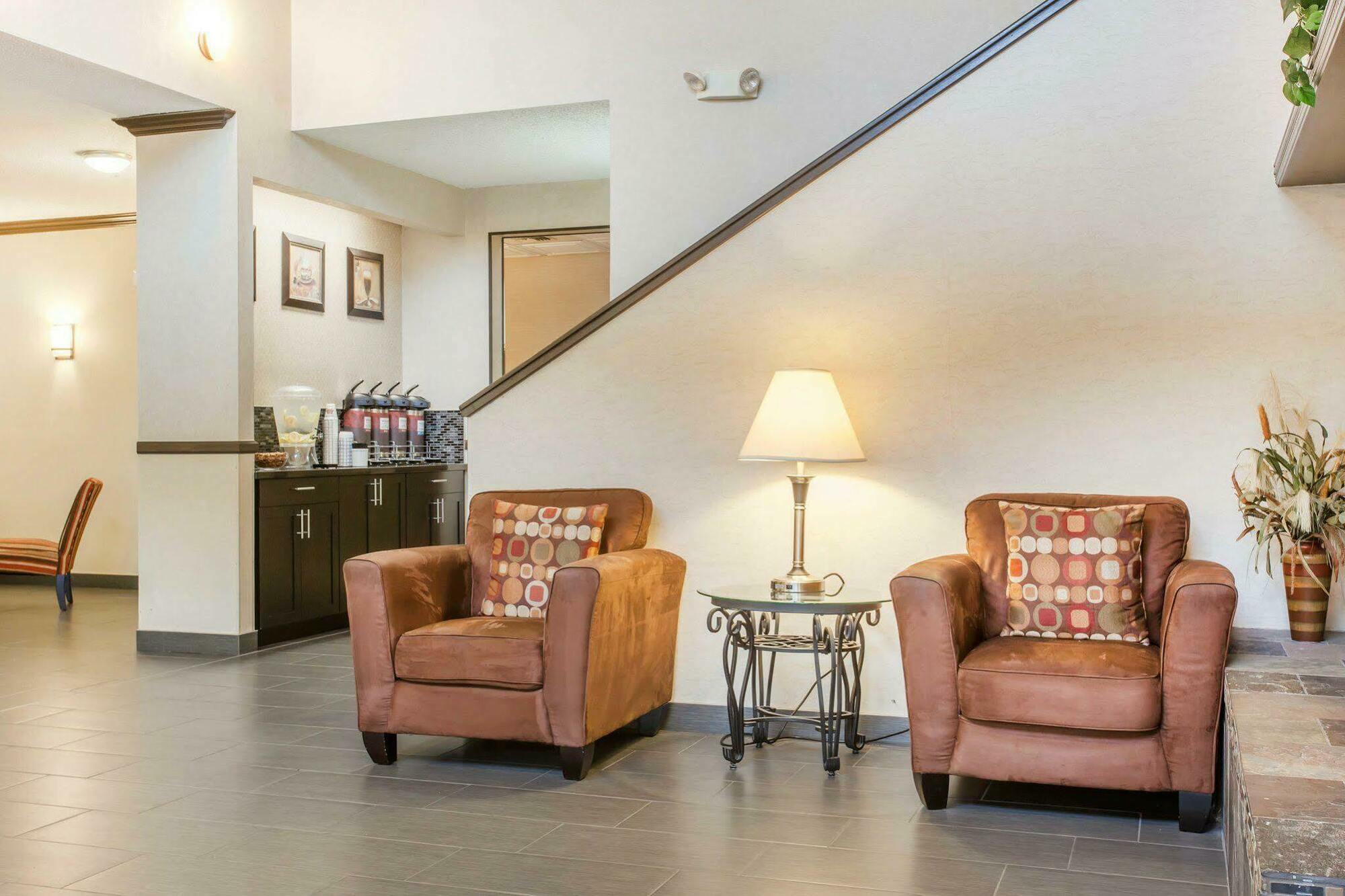 Comfort Suites Near Vancouver Mall Екстериор снимка